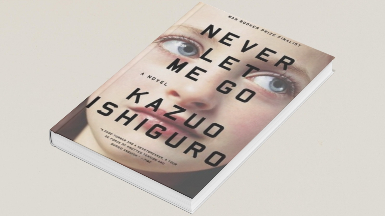 Knjiga „Never Let Me Go“ Kazua Išigura sa prepoznatljivim portretom devojke na koricama